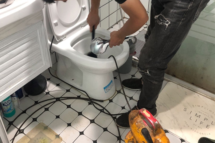 范县马桶堵塞自己疏通还是找师傅？专业上门服务让你省时更省心